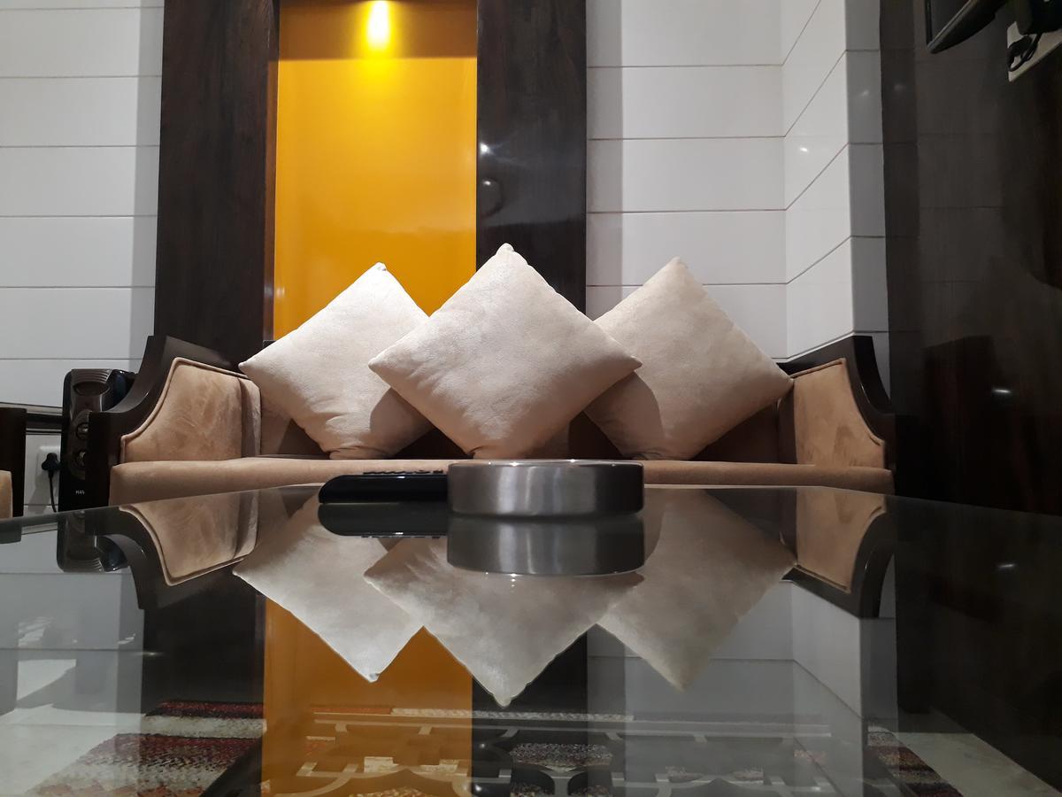 Hotel Deepali Sāgar Zewnętrze zdjęcie