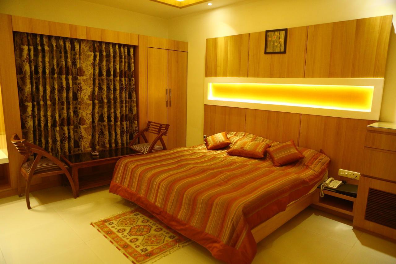 Hotel Deepali Sāgar Zewnętrze zdjęcie