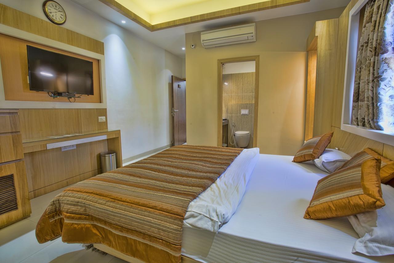 Hotel Deepali Sāgar Zewnętrze zdjęcie