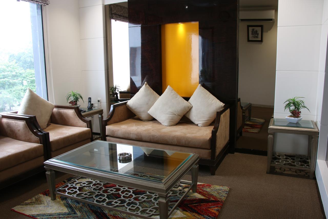 Hotel Deepali Sāgar Zewnętrze zdjęcie