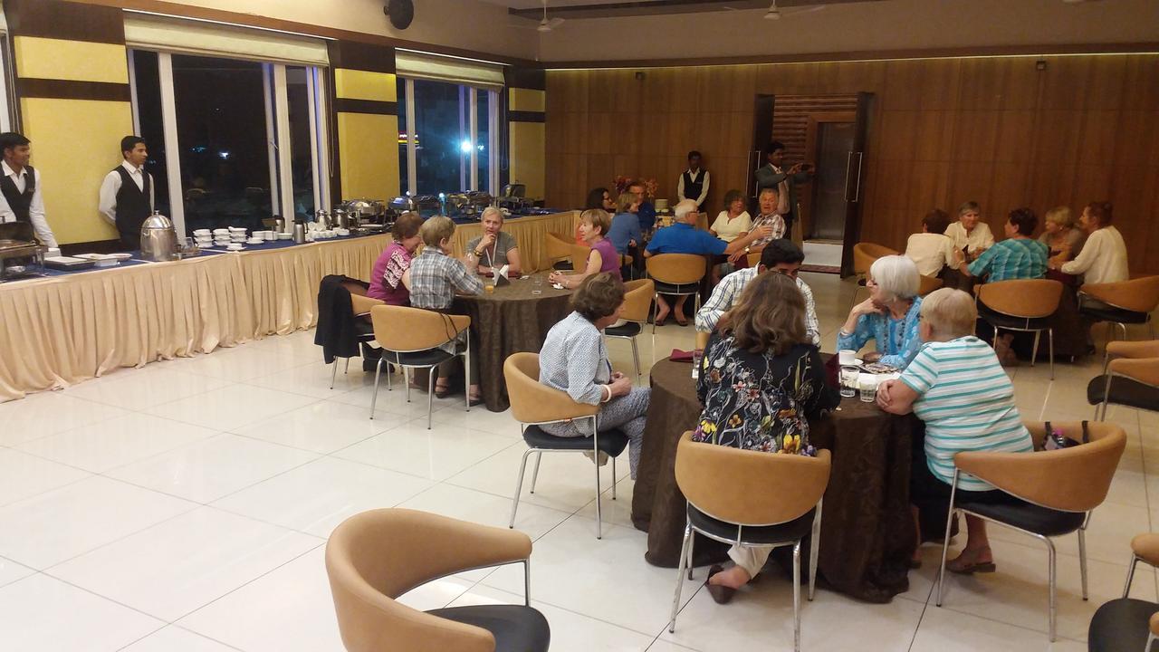 Hotel Deepali Sāgar Zewnętrze zdjęcie